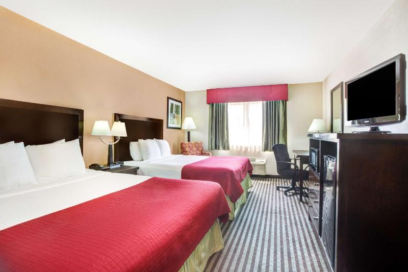 Studio Suite with a King Bed, Non-Smoking image 2