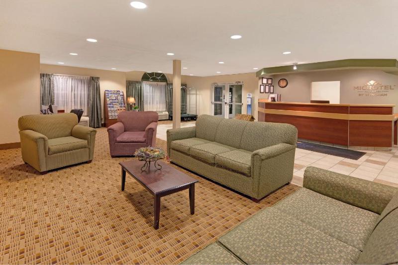 Queen Suite - Non-Smoking image 2
