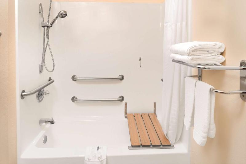Queen Room - Disability Access/Non-Smoking image 1