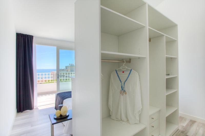 Plus Superior Double or Twin Room with Sea View image 3