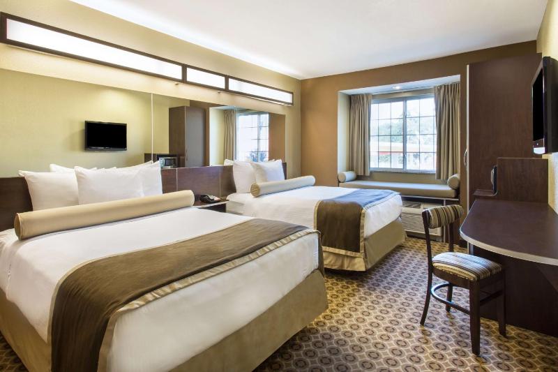 Queen Room with Two Queen Beds - Disability Access/Non-Smoking image 3