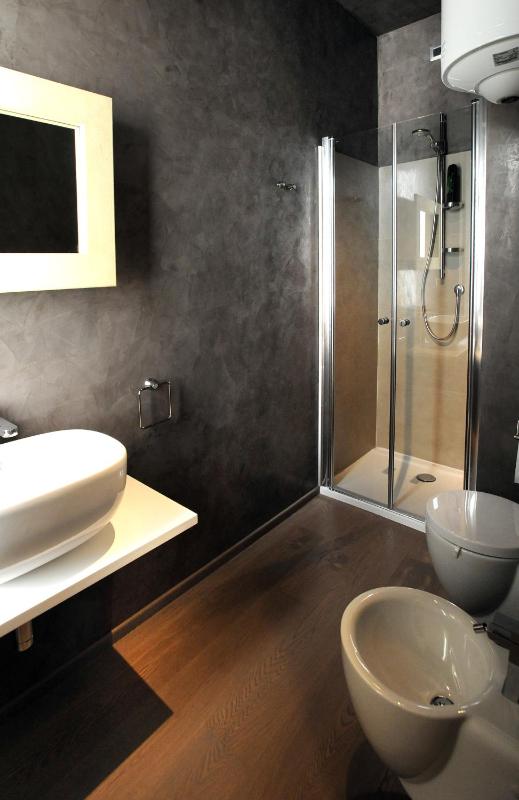 Double Room with Private Bathroom image 4