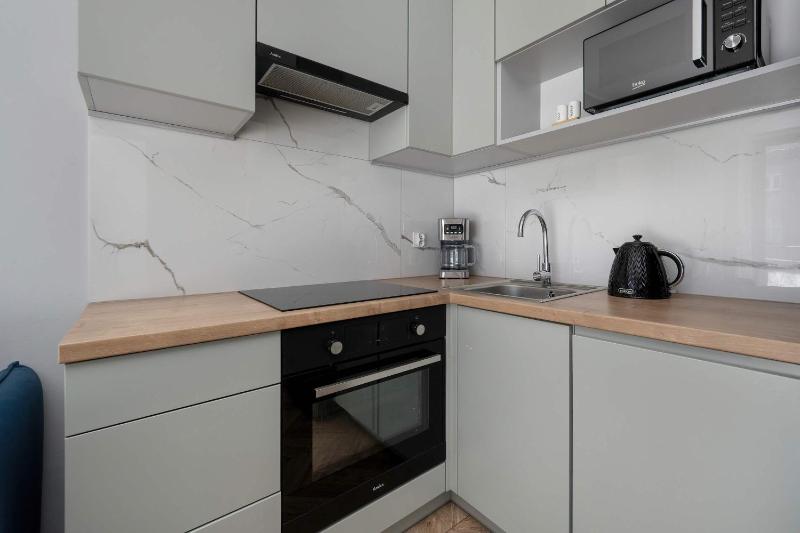 Tasteful Apartment Near Centennial Hall by Noclegi Renters - image 18