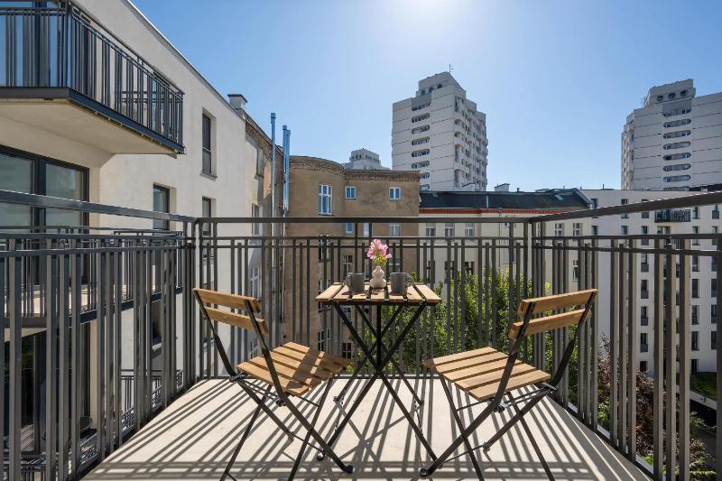 Tasteful Apartment Near Centennial Hall by Noclegi Renters - image 10