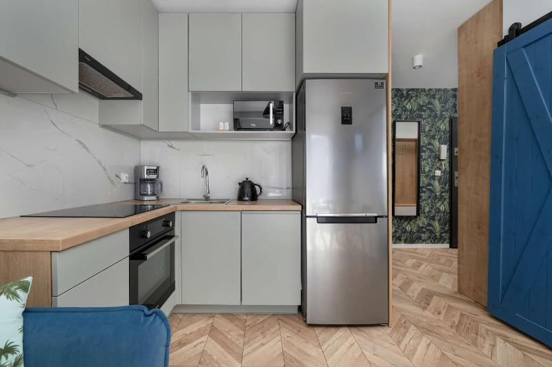 Tasteful Apartment Near Centennial Hall by Noclegi Renters - image 11
