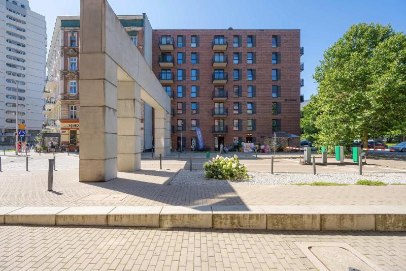 Tasteful Apartment Near Centennial Hall by Noclegi Renters - image 12