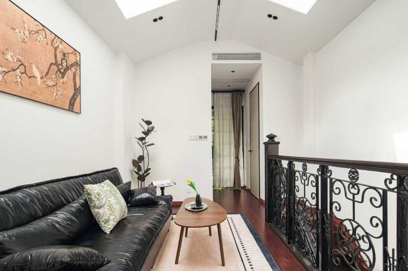 A detached old Shanghai villa on Huaihai Middle Road - image 2