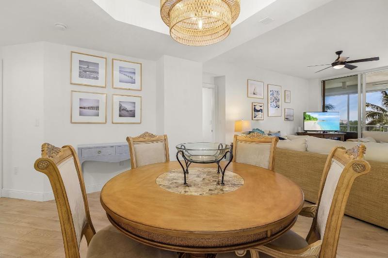 Waterside #835- Bayscape Bliss 3BR 2BA Condo with Pool! condo - image 8