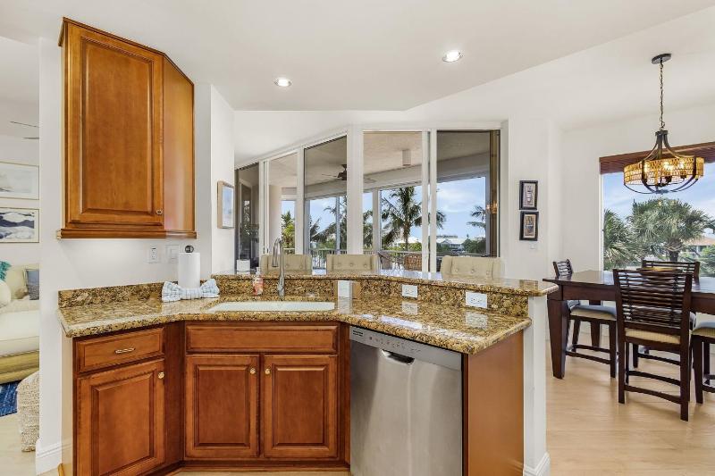 Waterside #835- Bayscape Bliss 3BR 2BA Condo with Pool! condo - image 31