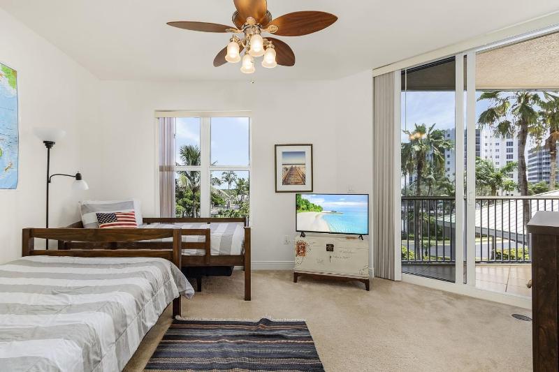 Waterside #835- Bayscape Bliss 3BR 2BA Condo with Pool! condo - image 26