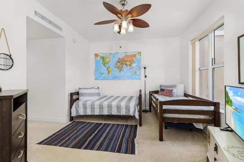 Waterside #835- Bayscape Bliss 3BR 2BA Condo with Pool! condo - image 12