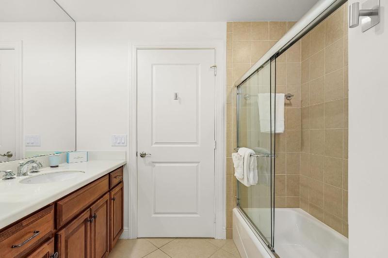Waterside #835- Bayscape Bliss 3BR 2BA Condo with Pool! condo - image 21