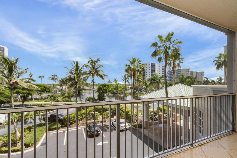 Waterside #835- Bayscape Bliss 3BR 2BA Condo with Pool! condo - image 18