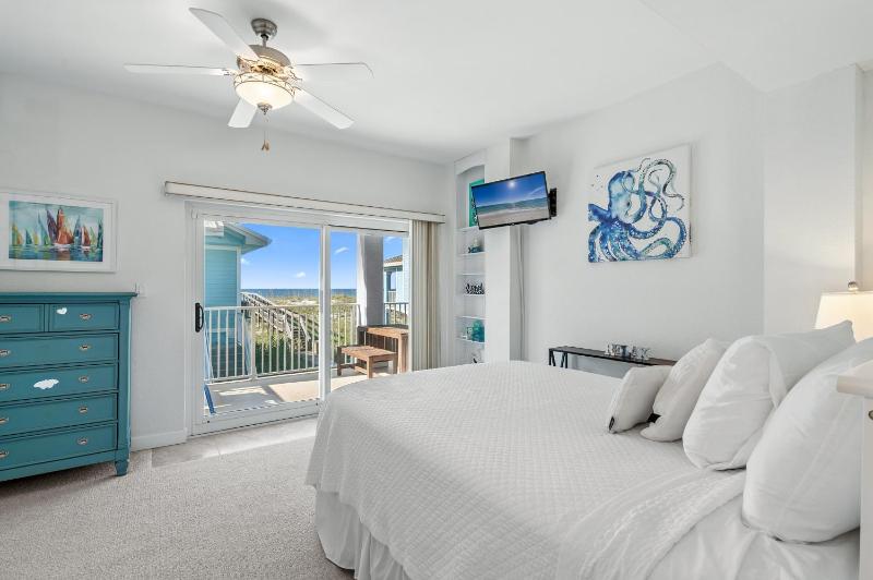 Portside Villas Unit 17 - image 4