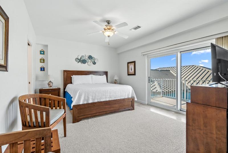 Portside Villas Unit 17 - image 23