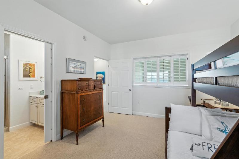 Portside Villas Unit 17 - image 47