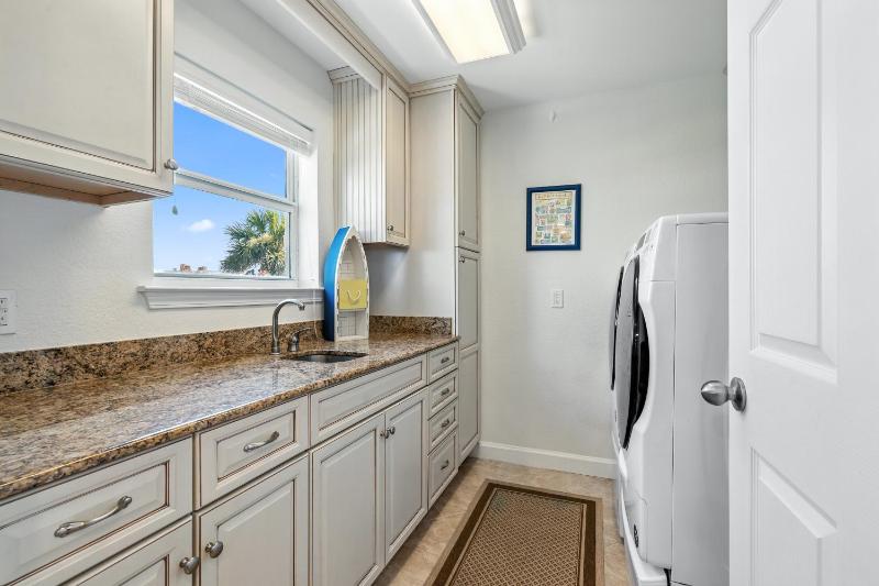 Portside Villas Unit 17 - image 29