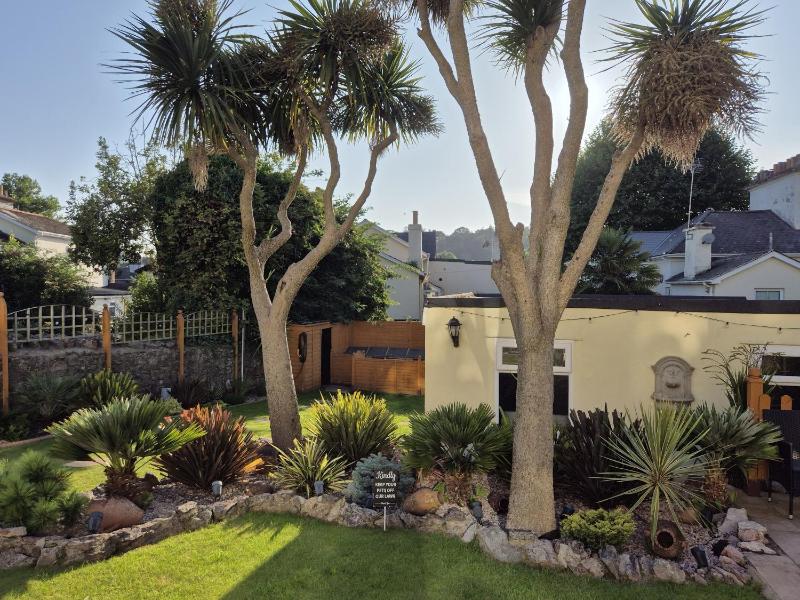 Appletorre House Holiday Flats - image 16