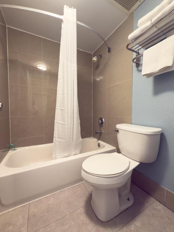 SureStay by Best Western Jacksonville Airport - image 18