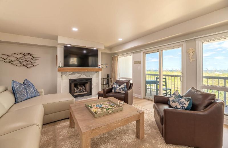 Downs by the Sea - Wellington by the Sea Condo Oceanfront Ocean View Saltwater Pool Elevator Flex Stays - image 40