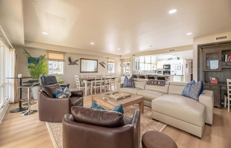 Downs by the Sea - Wellington by the Sea Condo Oceanfront Ocean View Saltwater Pool Elevator Flex Stays - image 6