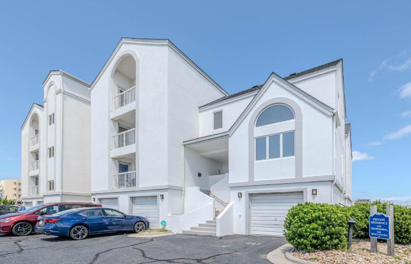 Downs by the Sea - Wellington by the Sea Condo Oceanfront Ocean View Saltwater Pool Elevator Flex Stays - image 44