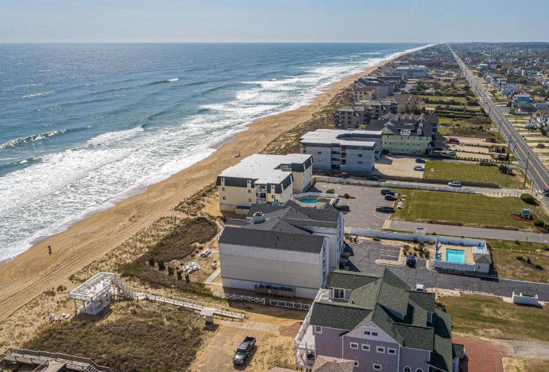 Downs by the Sea - Wellington by the Sea Condo Oceanfront Ocean View Saltwater Pool Elevator Flex Stays - image 16