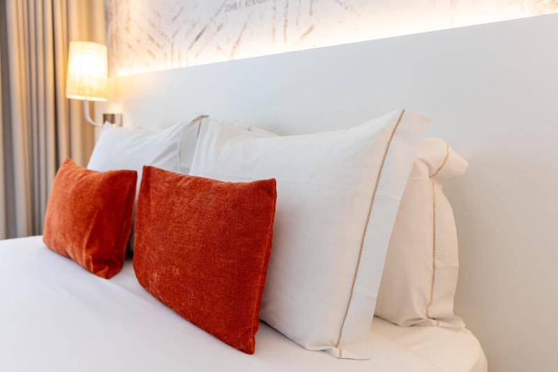 The ICONS Lisbon Hotel - image 15
