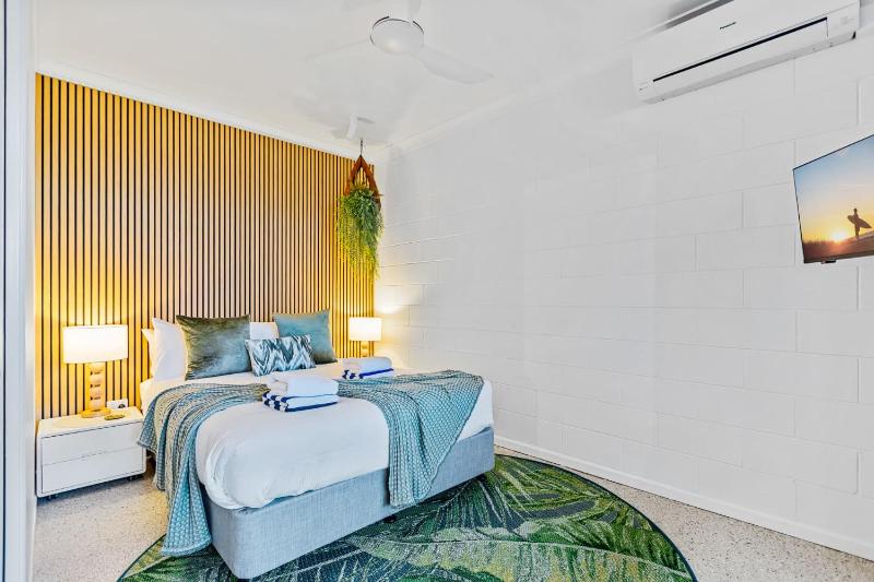 Rainforest and Reef Retreat Esplanade Ground Floor Apartment - image 15
