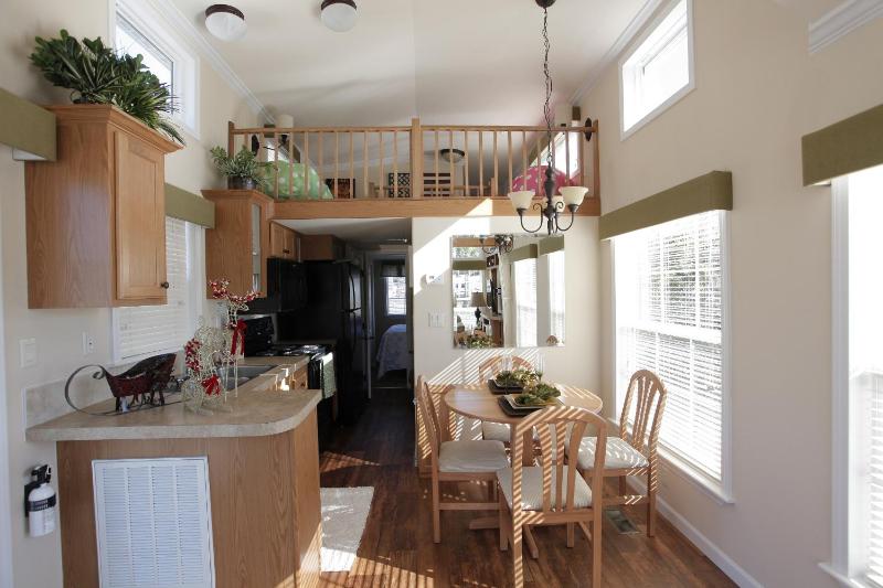 One-Bedroom Cottage image 4