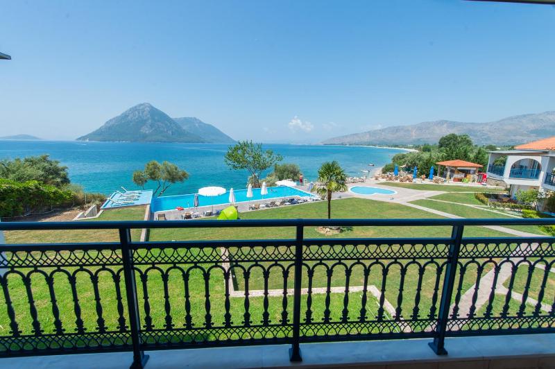 One-Bedroom Apartment with Sea and Pool View - 1st floor image 2