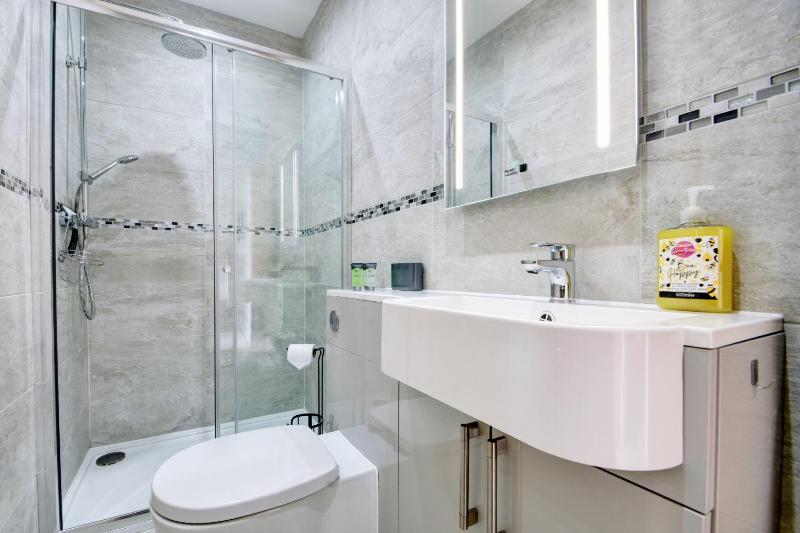 Finest Retreats - The Loft at The Regency - image 13