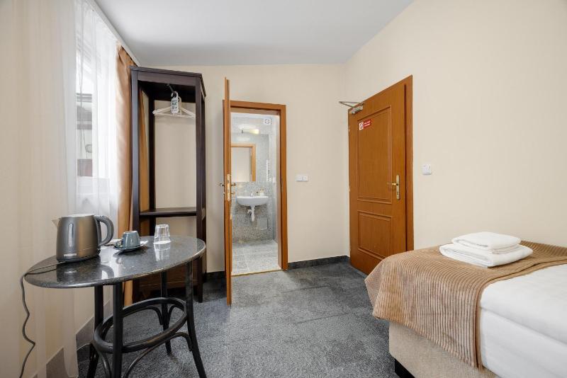 Hotel Reverie - Dependance Check-in at Metropolitan Star - image 15