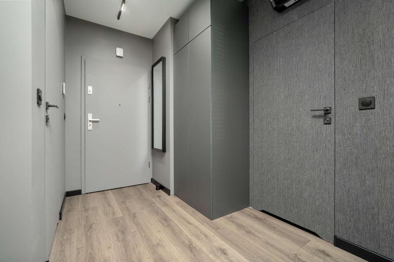 Piękny Widok na Jezioro i Plażę Parking w Garażu by Noclegi Renters - image 3