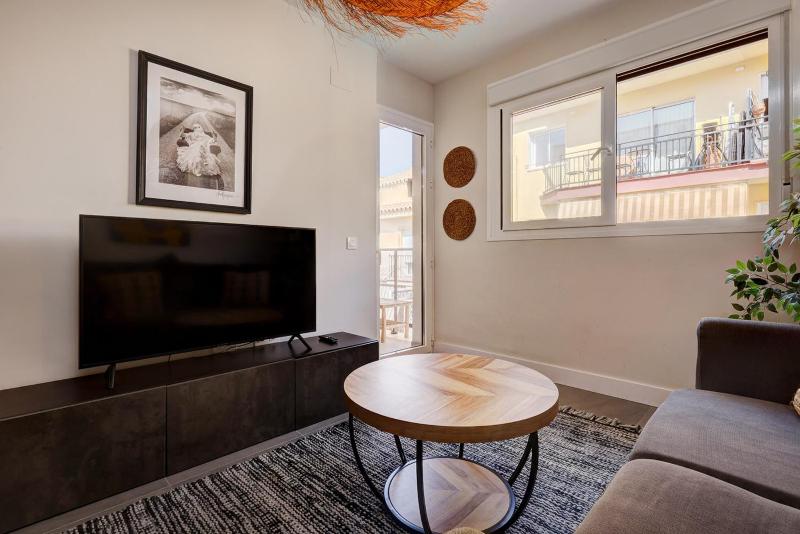 012 New Relaxed 2 Bed Fuengirola City Beach Retreat - image 6