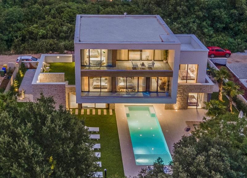 Brand New Design Villa with Heated Pool and Sea view - image 29
