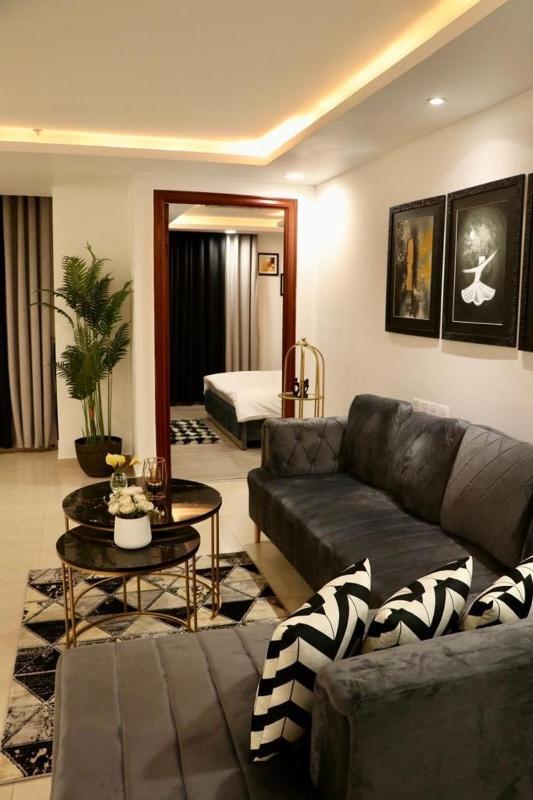 Luxury Apartments & Penthouses at Goldcrest DHA Lahore - image 13