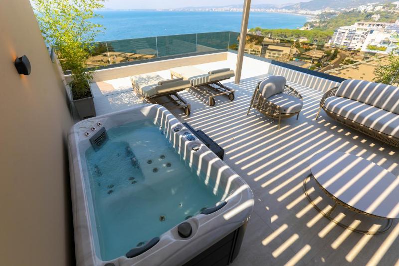 Sol Boutique Hotel - image 1