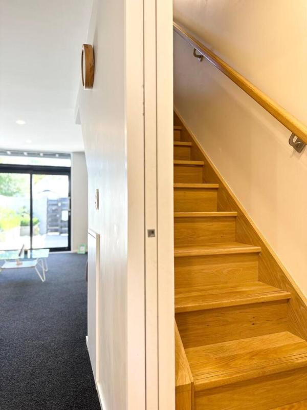 Peacock Three Bedroom Townhouse with Private Garage - image 4