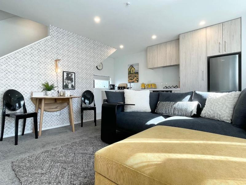Bambina Townhouse opposite Hagley Park - image 9