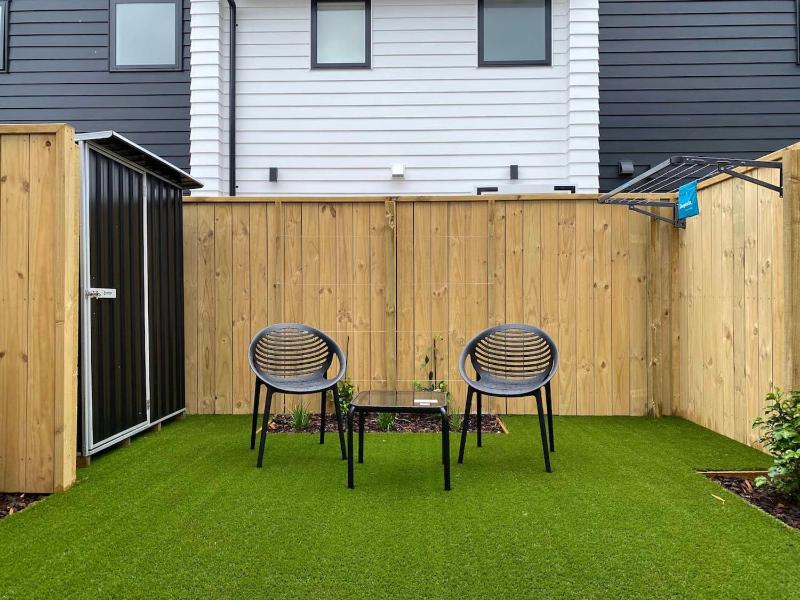 Salisbury Courtyard Townhouse with Nespresso - image 8