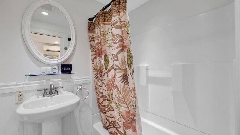 Calusa Suite by Last Key Realty - image 25