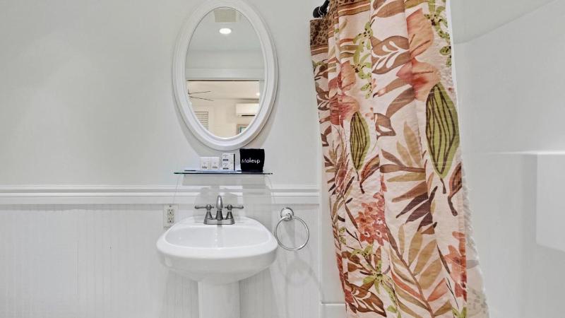 Calusa Suite by Last Key Realty - image 23