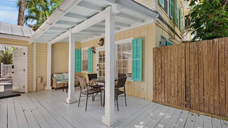 Calusa Suite by Last Key Realty - image 10