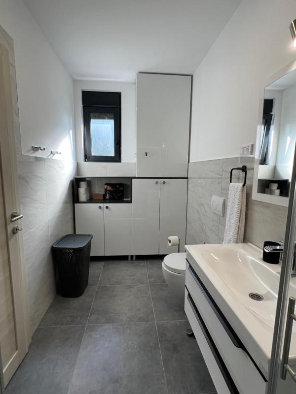 DC Executive Apartments - image 10