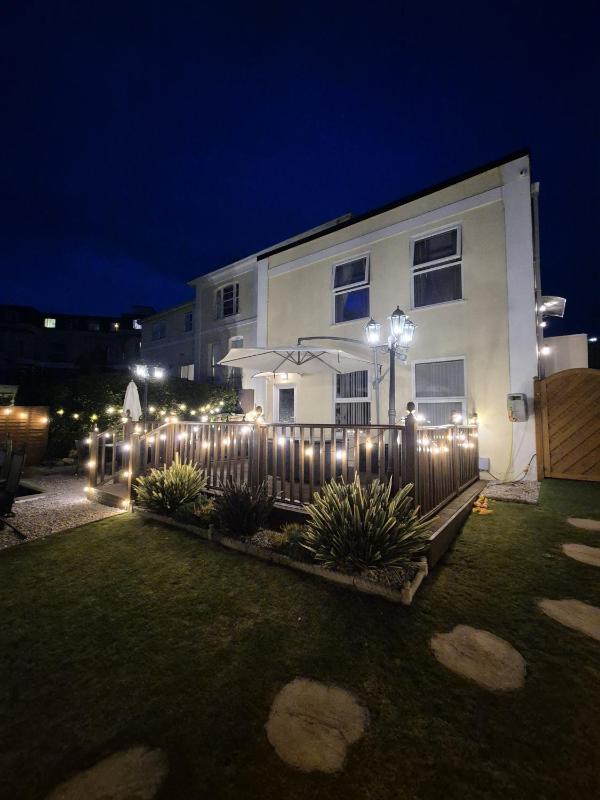 Appletorre House Holiday Flats - image 20