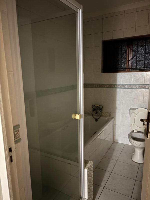 The Sandalwood Self-Catering Accommodation - image 8