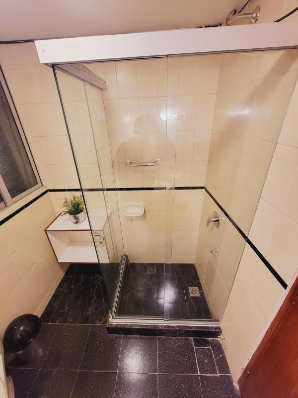 Tu hogar en Sopocachi centro amplio departamento - image 12