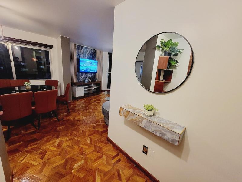 Tu hogar en Sopocachi centro amplio departamento - image 2