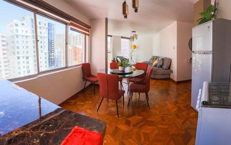 Tu hogar en Sopocachi centro amplio departamento - image 13